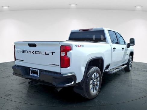 Used 2024 Chevrolet Silverado 2500 Custom w/ Custom Convenience Package image 3