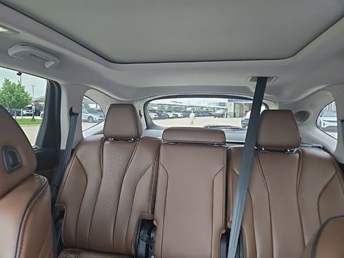 Used 2024 Acura MDX SH-AWD w/ Advance Package image 9