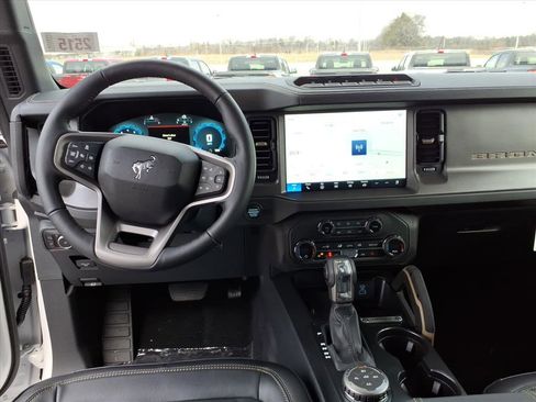 New 2025 Ford Bronco Badlands image 14