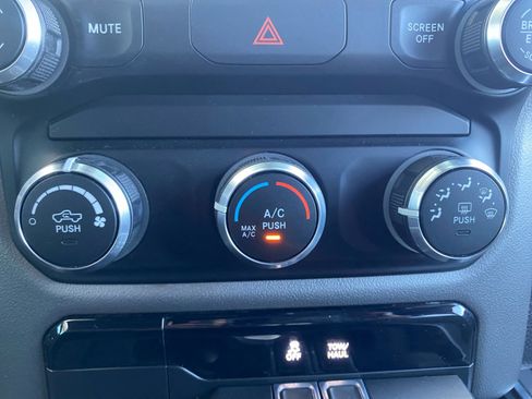 Used 2019 RAM 1500 Big Horn image 18