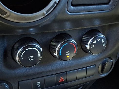 Used 2012 Jeep Wrangler Sport AWD/4WD image 21