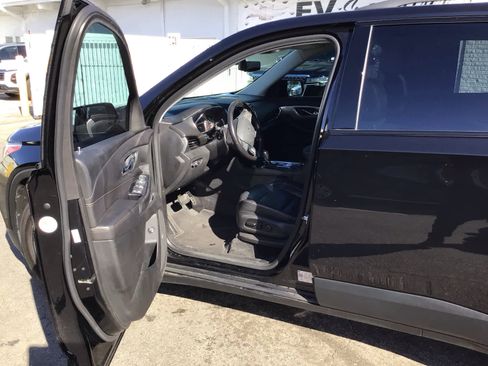 Used 2020 Chevrolet Traverse RS image 5