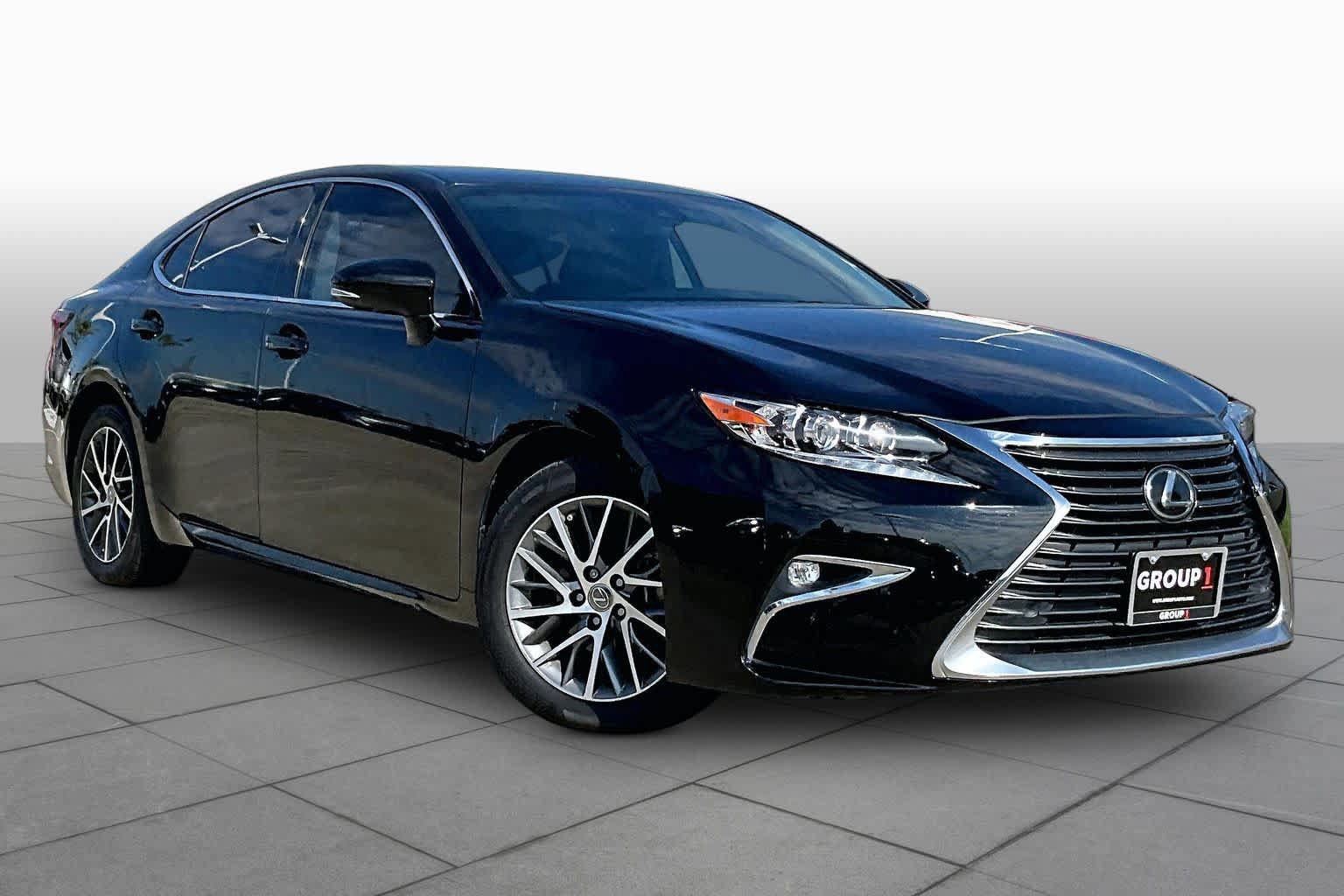 Used 2018 Lexus ES 350 w/ Luxury Package w/Wood Trim FWD image 3