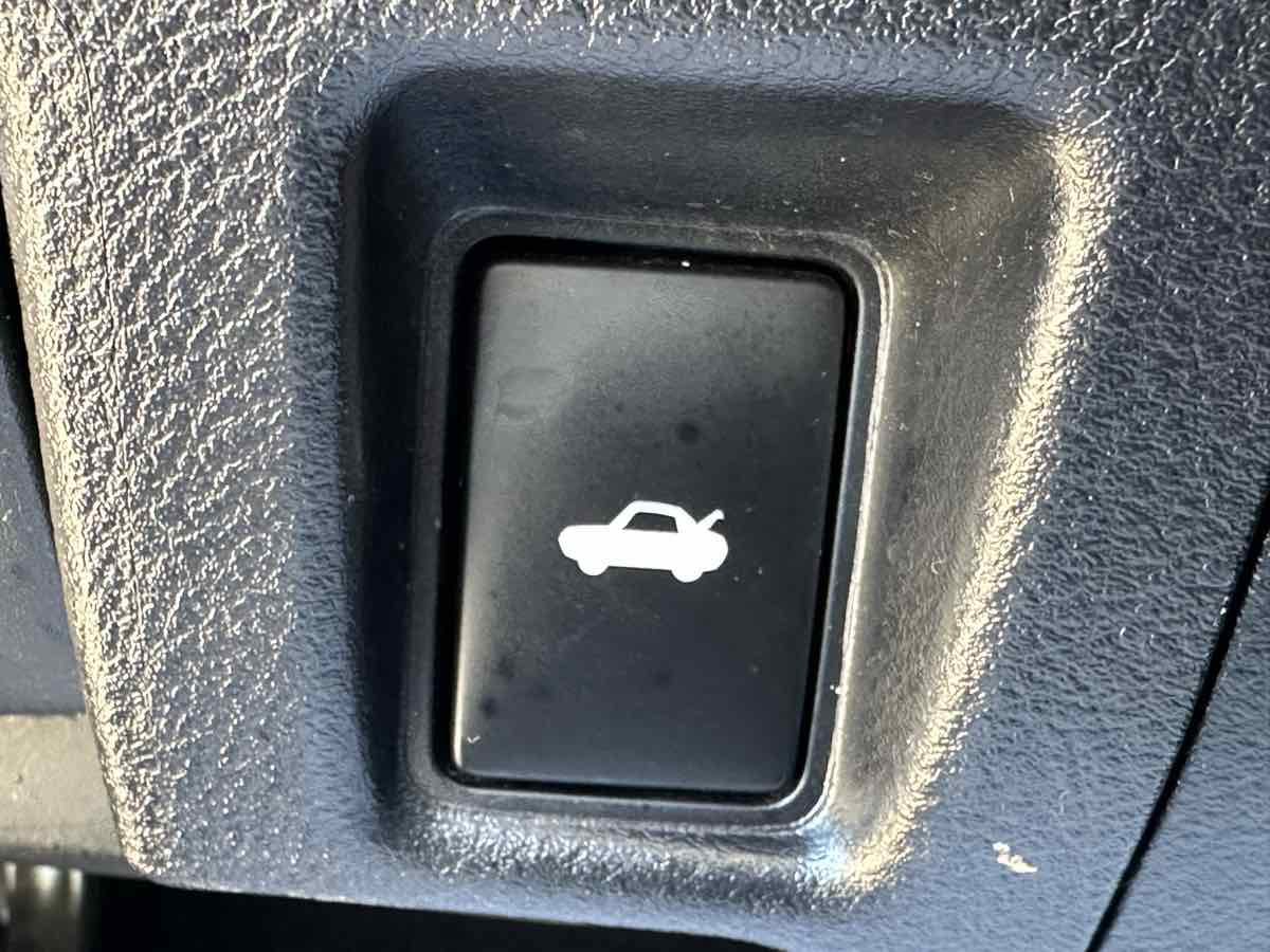 Used 2020 Lexus IS 350 F Sport w/ Blackline Edition AWD/4WD image 15