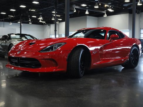 Used 2015 Dodge Viper SRT w/ Quick Order Package 22J GT image 3