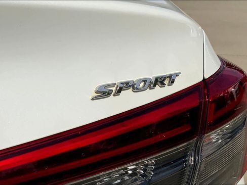 Used 2023 Honda Civic Sport image 10