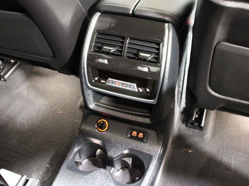 Used 2024 BMW X7 xDrive40i w/ M Sport Package AWD/4WD image 12