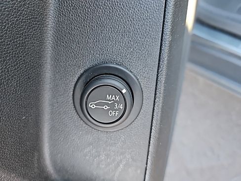 Used 2020 Chevrolet Equinox LT image 11