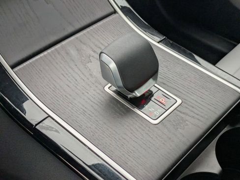 Used 2026 Land Rover Range Rover Velar Dynamic SE image 9