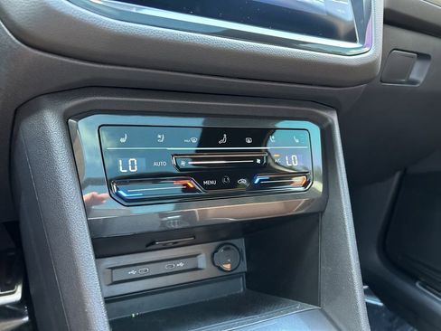 Used 2024 Volkswagen Tiguan SEL R-Line image 37