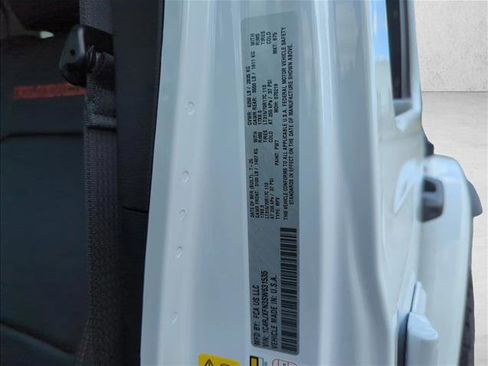 Used 2025 Jeep Wrangler Unlimited Rubicon image 29