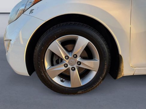 Used 2013 Hyundai Elantra GLS w/ Preferred Pkg image 9