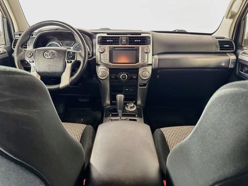 Used 2015 Toyota 4Runner SR5 w/ Four Season Floor Mat Package AWD/4WD image 3