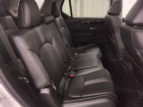 Used 2025 Honda Pilot Touring image 15