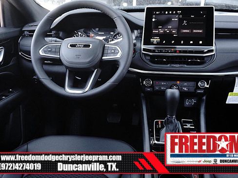 New 2026 Jeep Compass Latitude image 17