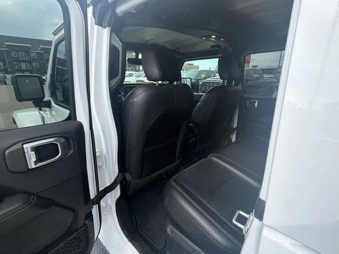 Used 2021 Jeep Wrangler Unlimited Sahara w/ Cold Weather Group AWD/4WD image 19