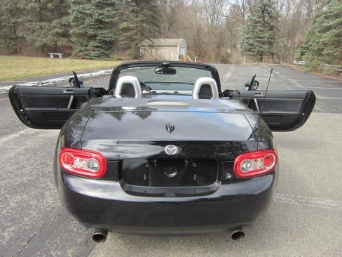 Used 2011 MAZDA MX-5 Miata Grand Touring w/ Premium Pkg image 25