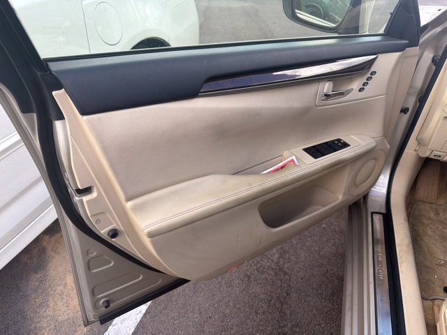 Used 2015 Lexus ES 350 w/ Luxury Package FWD image 17