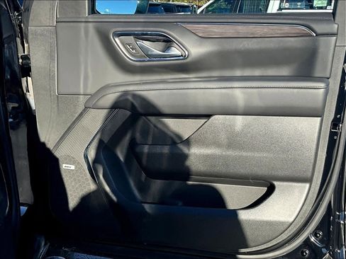 Used 2024 Chevrolet Tahoe Z71 w/ Luxury Package image 12