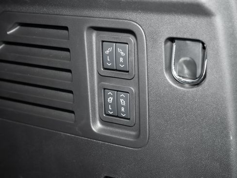 New 2026 Chevrolet Traverse RS image 37