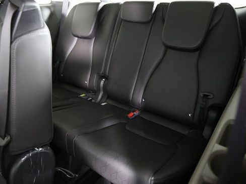 Certified 2026 Kia Carnival LXS image 9