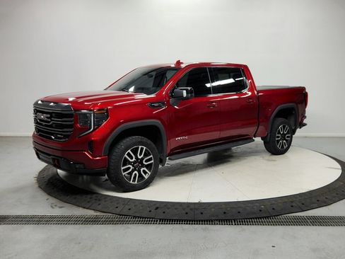 Used 2024 GMC Sierra 1500 AT4 w/ Technology Package AWD/4WD image 4