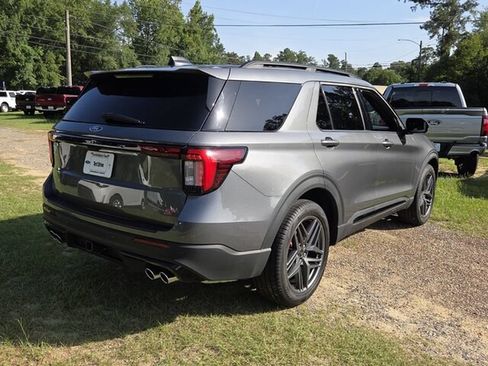 Used 2026 Ford Explorer ST w/ Sun And Sound Package RWD image 14