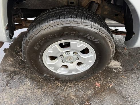 Used 2012 Toyota Tacoma 4x4 Double Cab w/ SR5 Pkg image 58