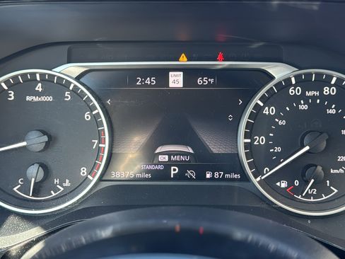 Used 2023 Nissan Pathfinder SL w/ Black Appearance Package image 21