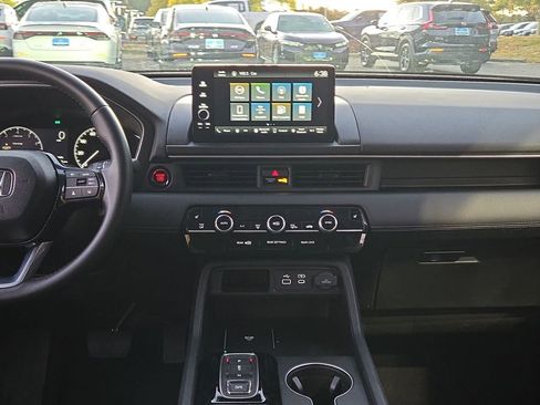 Used 2025 Honda Pilot EX-L image 17