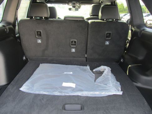 New 2025 Jeep Grand Cherokee Limited image 10