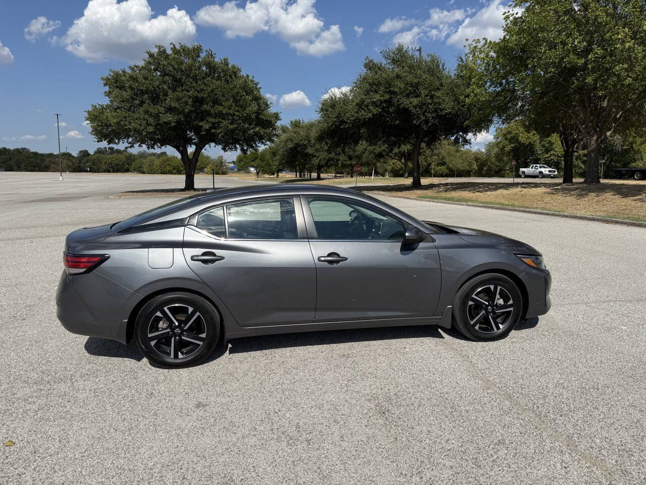 Used 2025 Nissan Sentra SV FWD image 13
