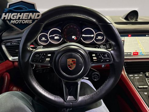 Used 2018 Porsche Panamera 4S image 30