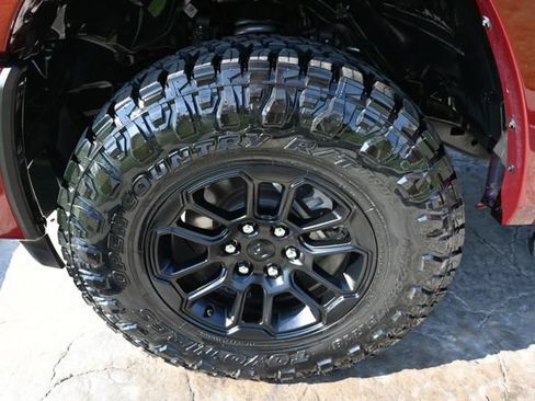 Used 2025 RAM 1500 Laramie w/ Sport Appearance Package AWD/4WD image 10