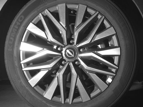 Used 2025 Nissan Altima 2.5 SV image 13