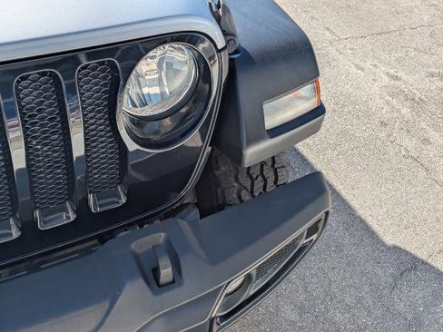 Used 2022 Jeep Wrangler Unlimited Sport image 9