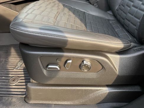 Used 2022 Cadillac Escalade Sport Platinum w/ Heavy-Duty Trailer Package image 18