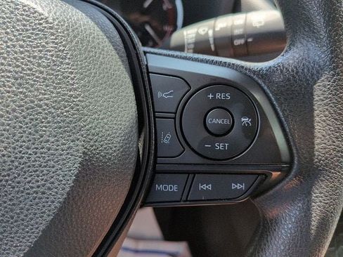 Used 2025 Toyota RAV4 XLE FWD image 19
