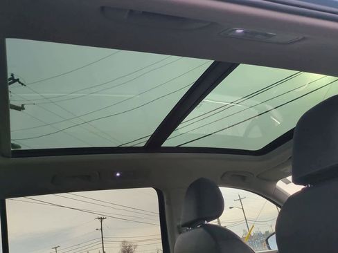 Used 2019 Volkswagen Tiguan SE w/ Panoramic Sunroof Package image 21