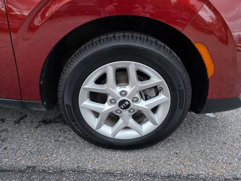 Certified 2021 Kia Soul S FWD image 12
