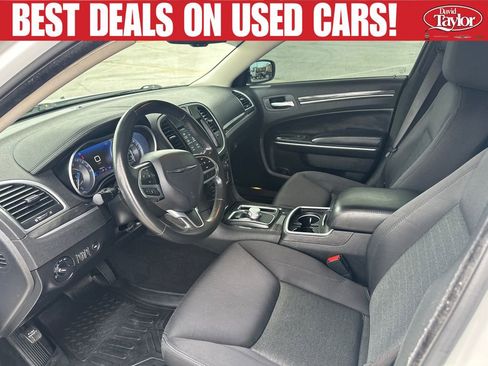 Used 2021 Chrysler 300 Touring w/ Sport Appearance Package RWD image 12