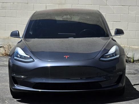 Used 2018 Tesla Model 3 Long Range RWD image 8