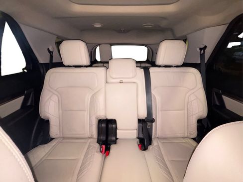 Used 2017 Ford Explorer Platinum AWD/4WD image 24