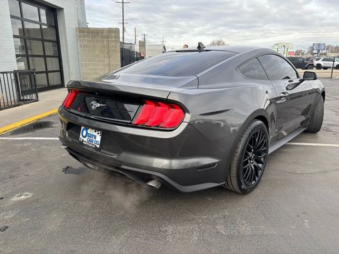 Used 2020 Ford Mustang Coupe image 4