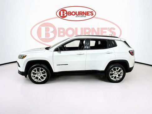 Used 2023 Jeep Compass Latitude AWD/4WD image 6