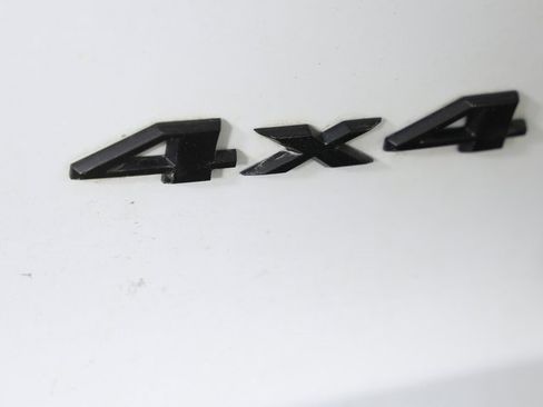 Used 2019 Jeep Cherokee Latitude Plus image 2