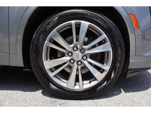 Used 2020 Cadillac XT6 Premium Luxury FWD image 9