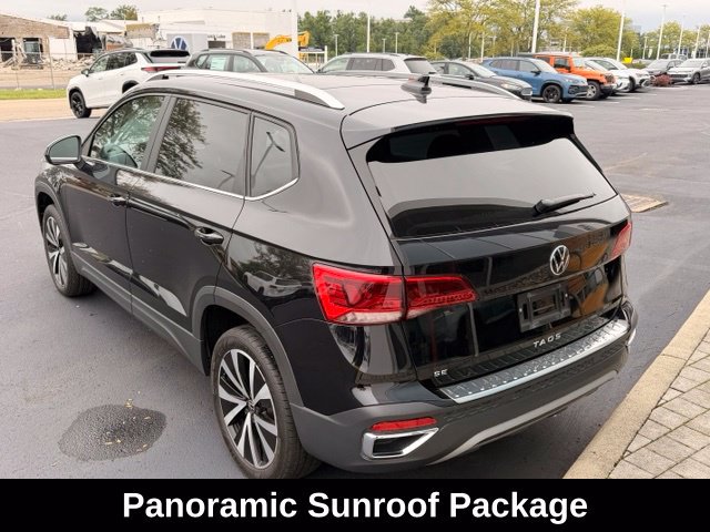 Certified 2023 Volkswagen Taos SE w/ Panoramic Sunroof Package FWD image 2