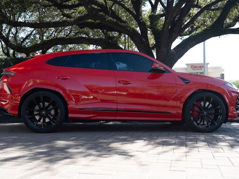 Used 2022 Lamborghini Urus AWD/4WD image 5
