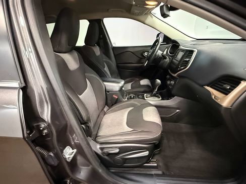Used 2014 Jeep Cherokee Latitude FWD image 13